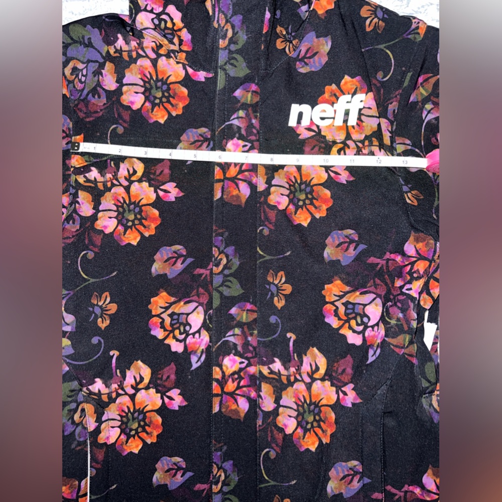 NEFF LUSH Softshell Jacket - Picture 3 of 8